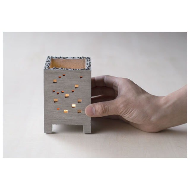 PULL PUSH PRODUCTS Building Candle Holder