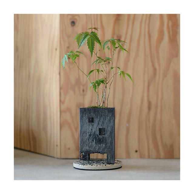 PULL PUSH PRODUCTS Truss Planter - Sumi Black