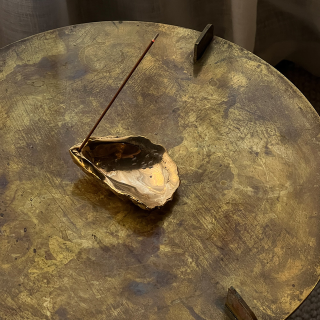 COREY ASHFORD Oyster Incense Holder - Brass