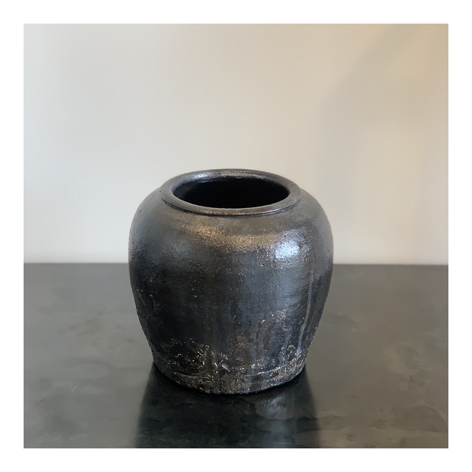 OBJECT Terracotta Antique Pot S - Black